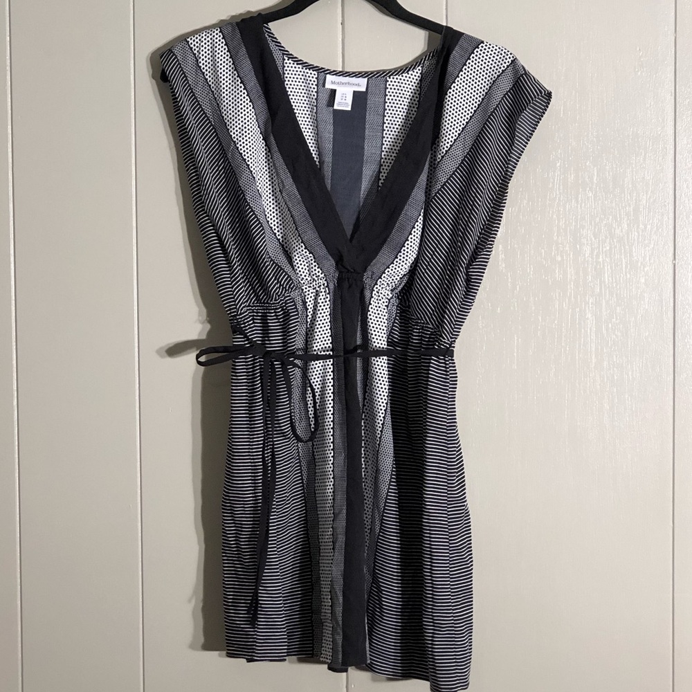 Black and white silky maternity top